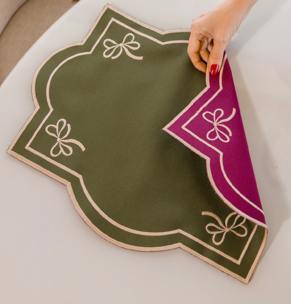 Conjunto 4 Peças Jogo Americano Impermeável Dupla Face Verde e Vinho Laço