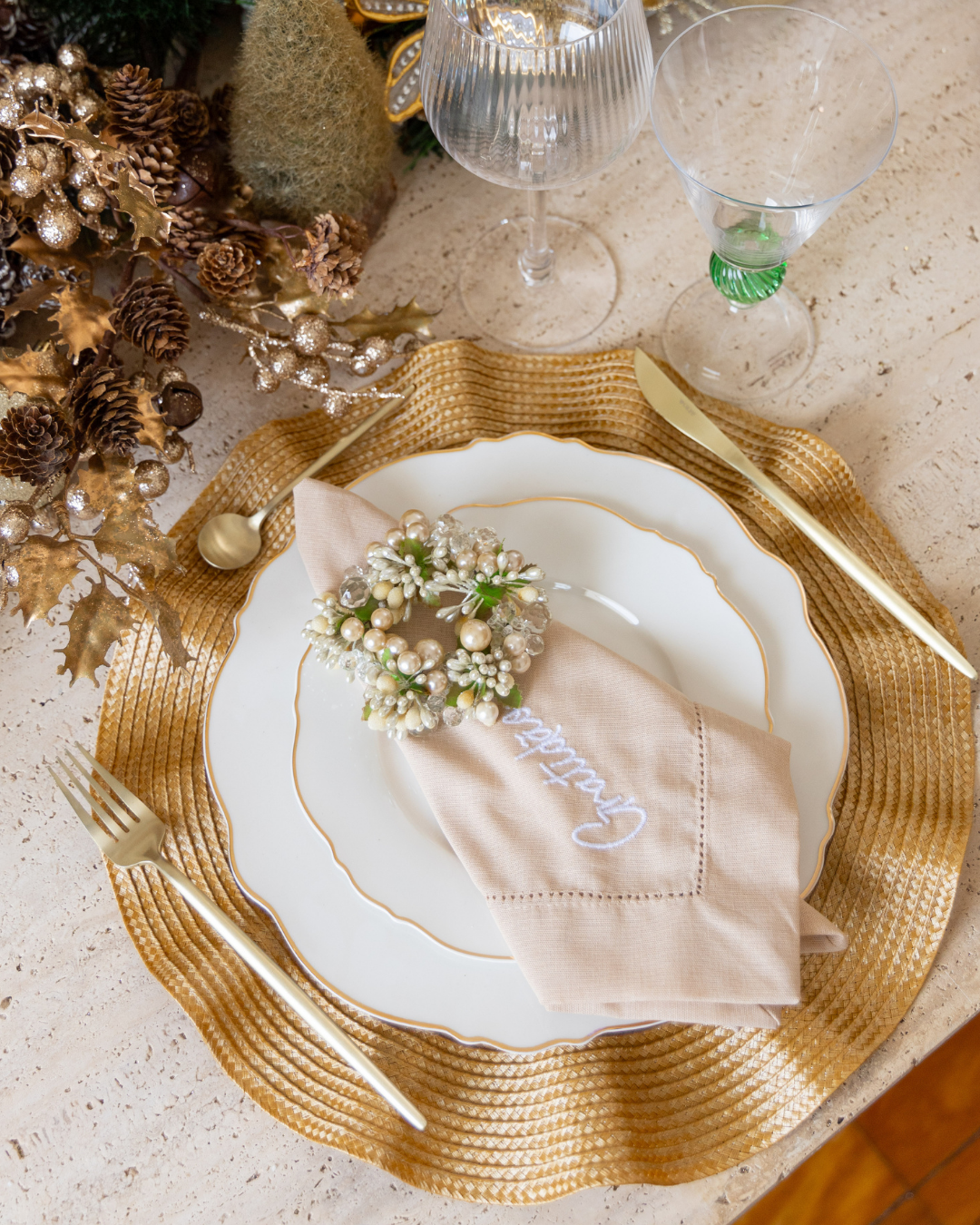 Lugar Americano Babado Dourado