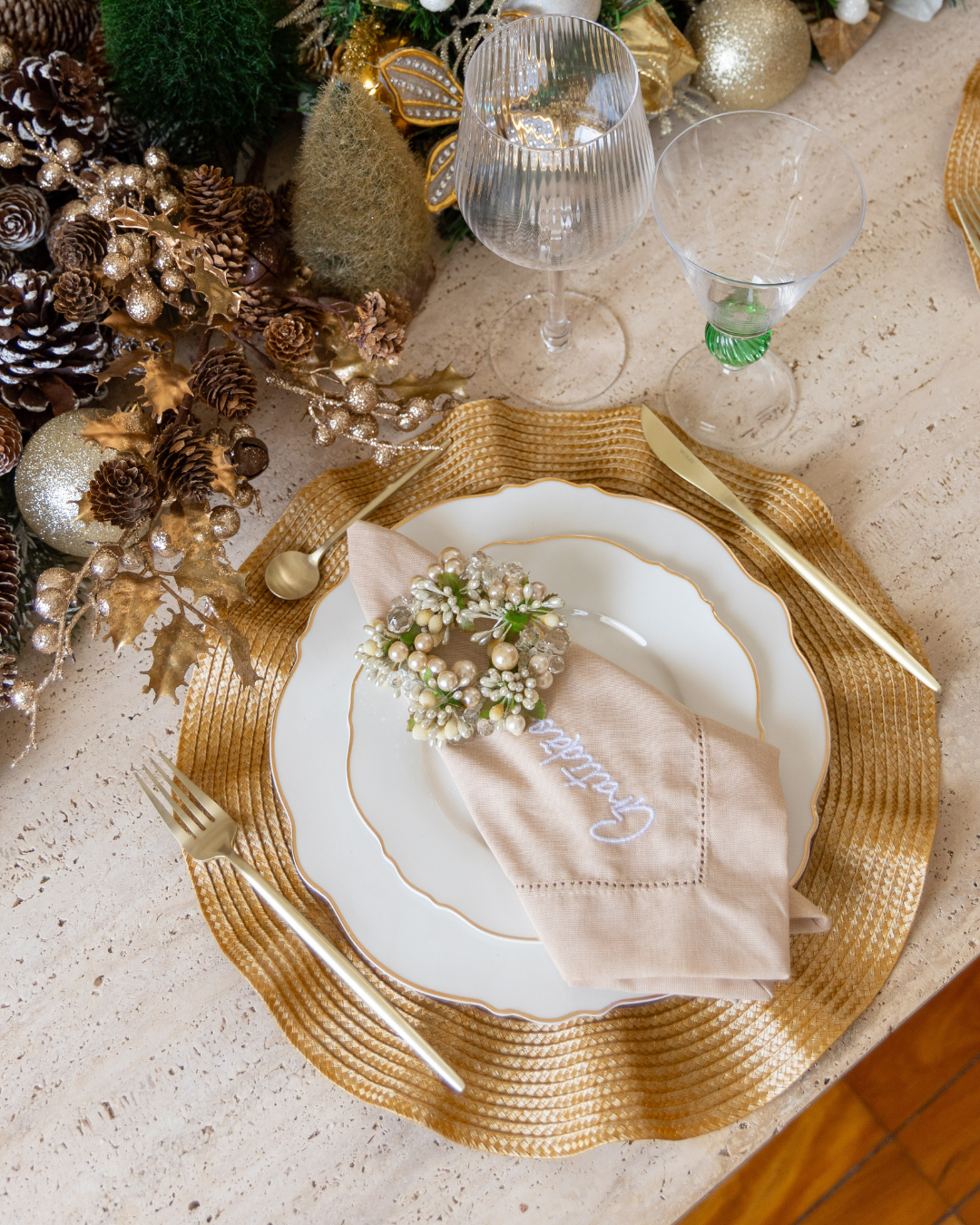 Lugar Americano Babado Dourado