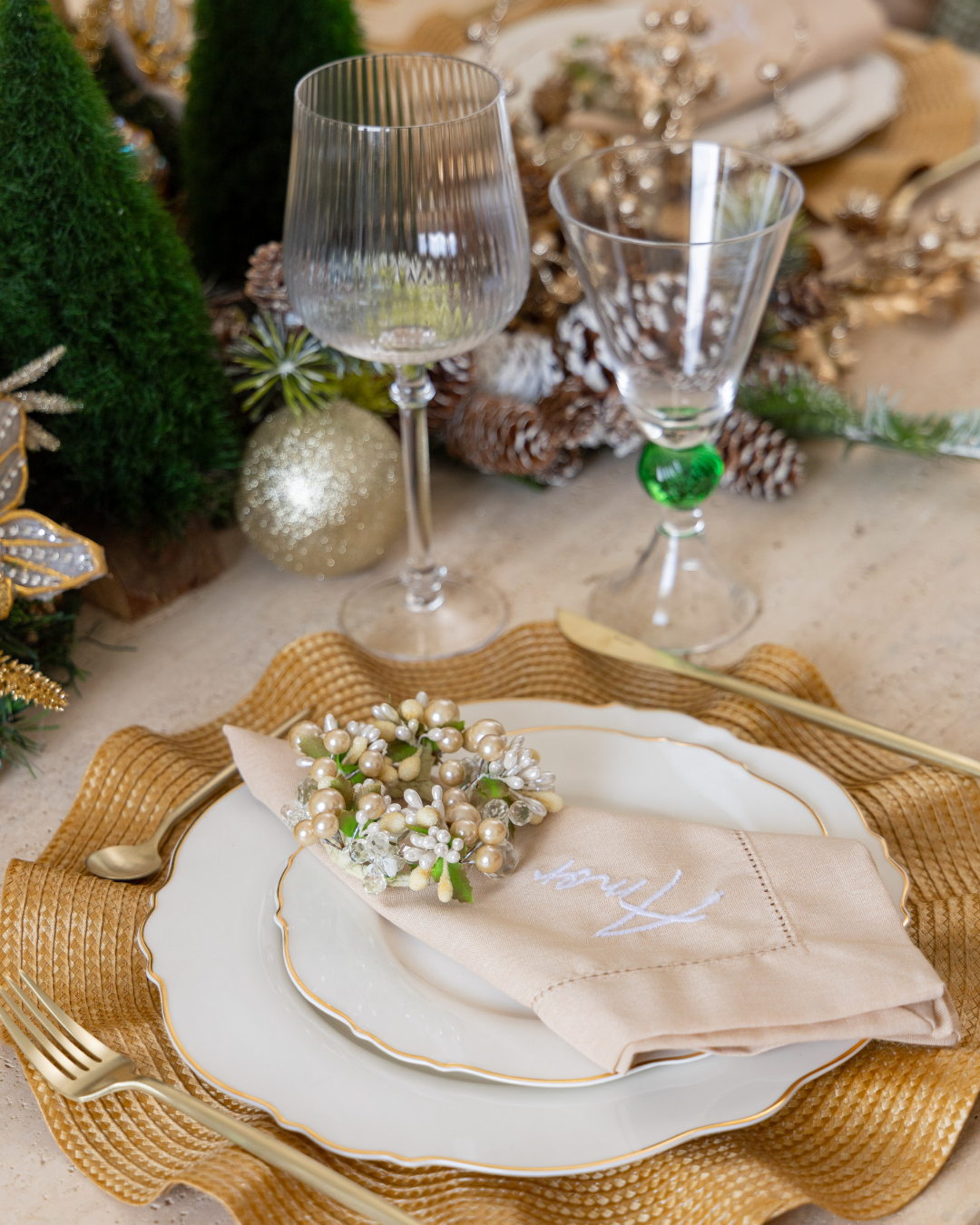 Lugar Americano Babado Dourado