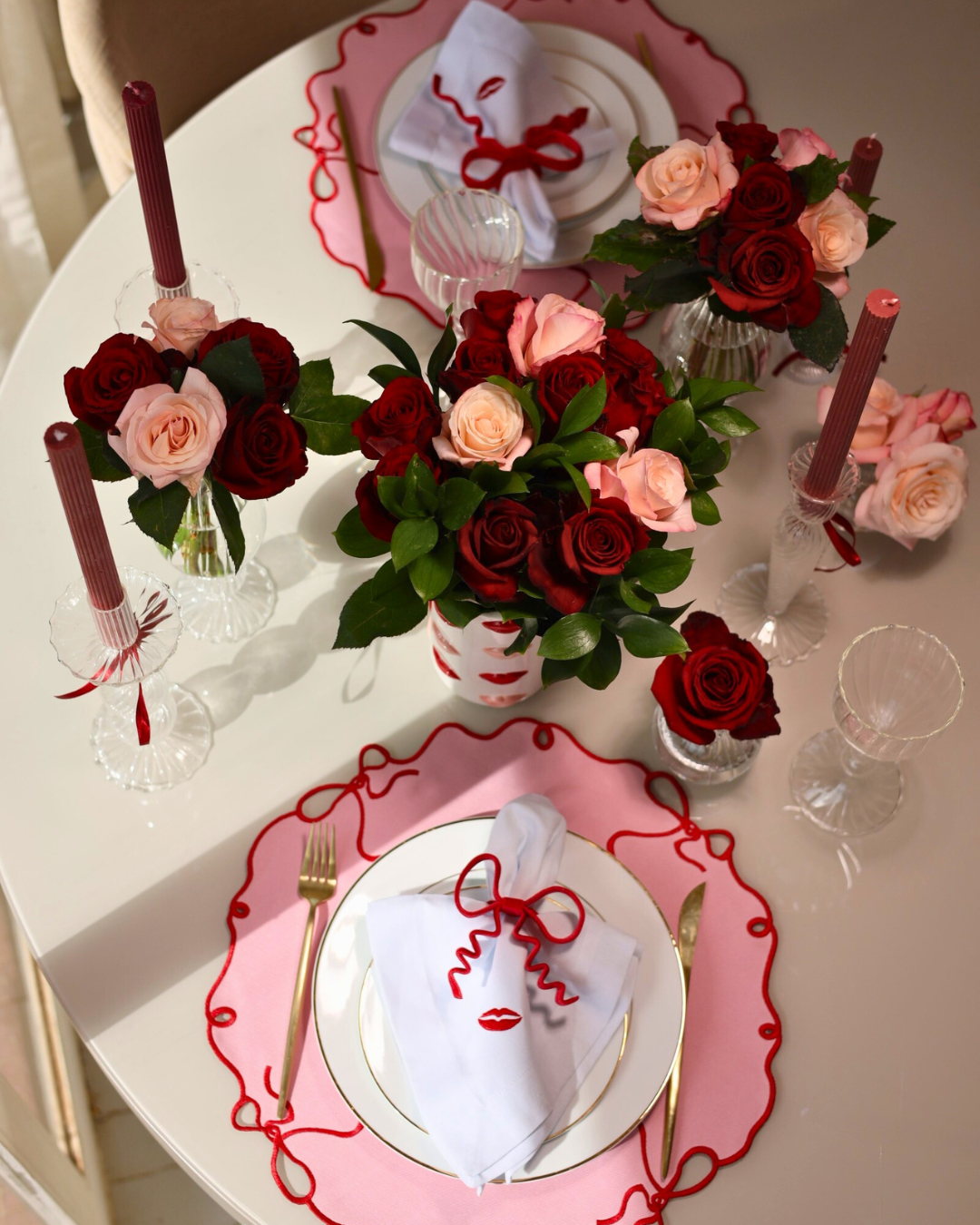 Dupla de Jogo Americano Laço Dupla Face Vermelho/ Rosa/ Azul