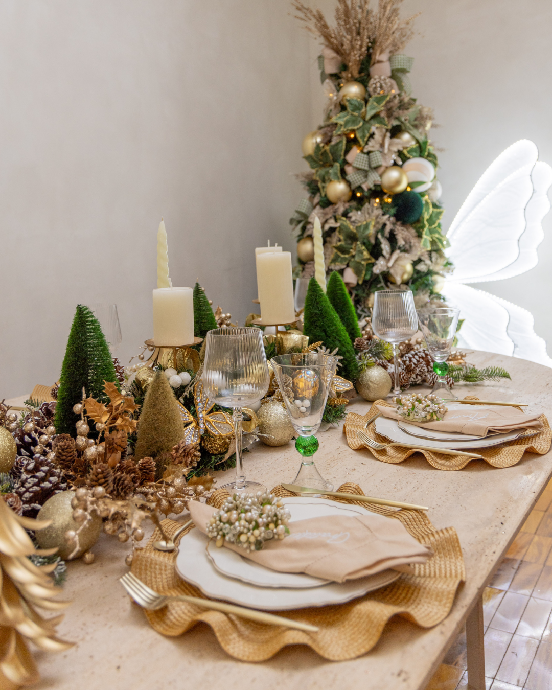 Lugar Americano Babado Dourado