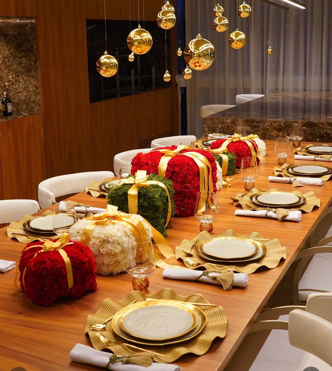 Lugar Americano Babado Dourado