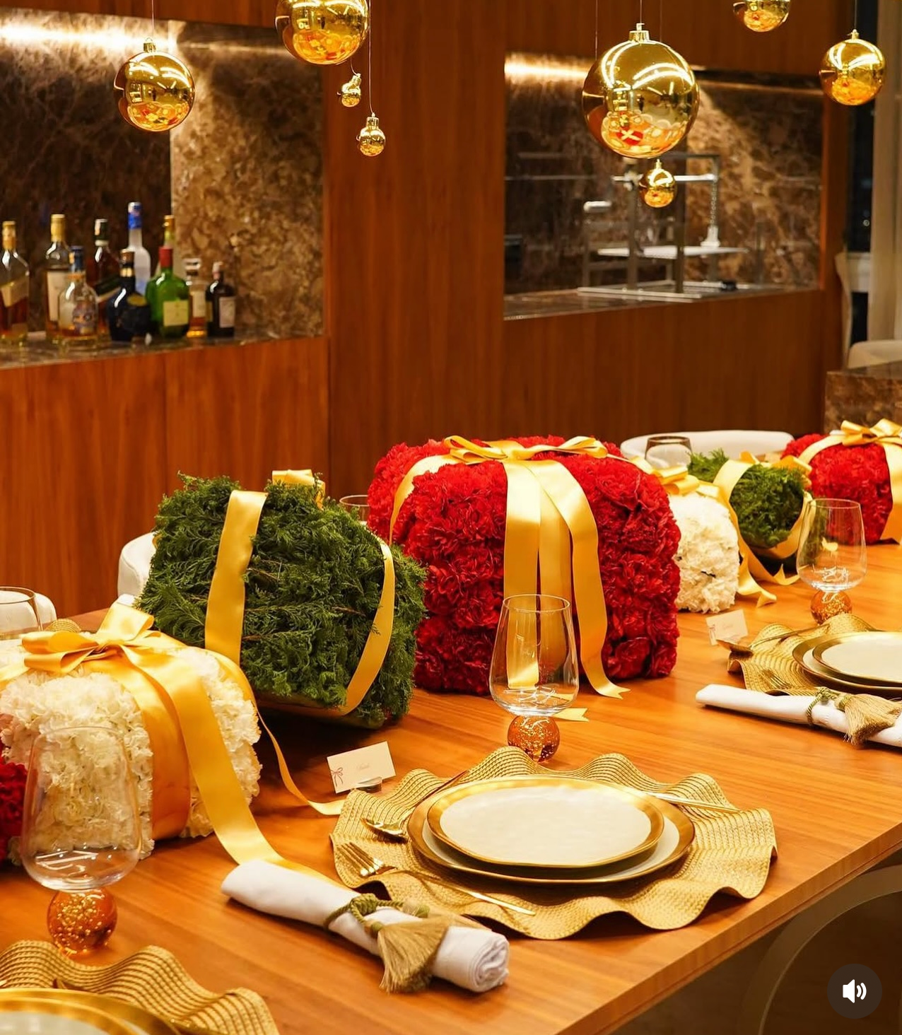 Lugar Americano Babado Dourado