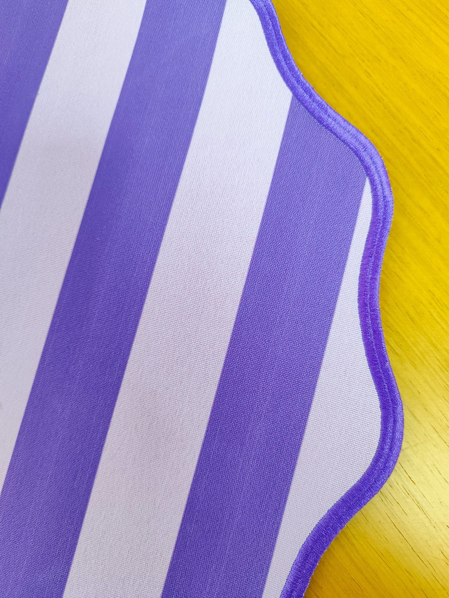 Lugar Americano Redondo Stripes Roxo – 40 cm